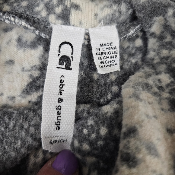 Cable & Gauge Black and White Snake Print Cowl Neck Turtleneck Sweater - Picture 3 of 14